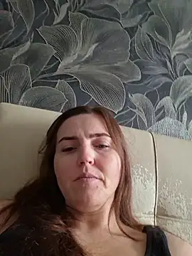 XXX chat uživo modela MilaMature