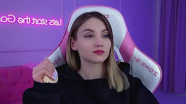 StacyEvances' Live XXX Chat