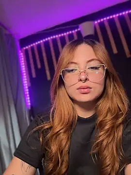 izyzys_baker's Live XXX Chat