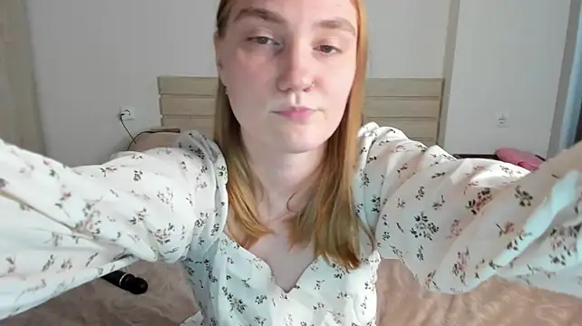 XXX chat uživo modela ReddHotPipper