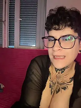 XXX chat uživo modela callmelouve