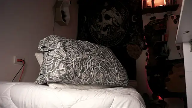Young_laroi's Live XXX Chat