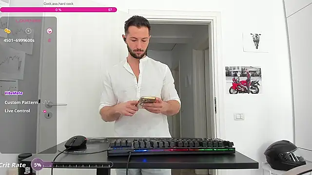 ZackFraser Adlı Modelin Canlı XXX Sohbeti