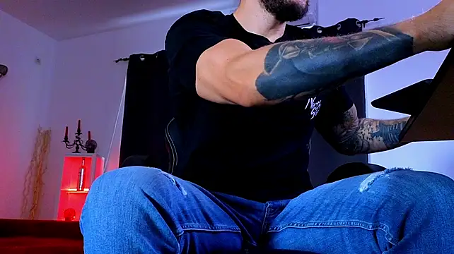 XXX chat uživo modela MightyAaron66