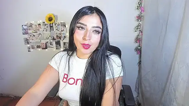 Chat +18 de Conie_Squirtt ao vivo