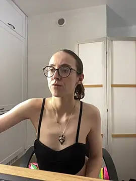 MartiniiSelenna Chat XXX live