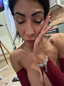 YasmineRiva Chat XXX live