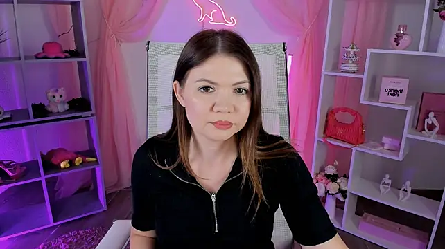 ElaraWynne's Live XXX Chat