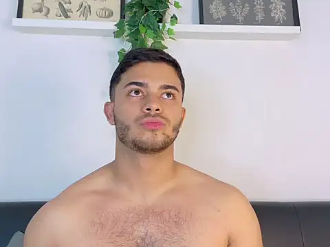 TylerWest_ élő XXX-chatje