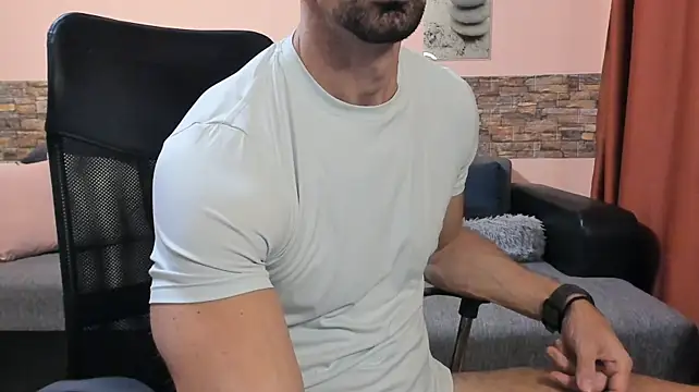 XXX chat uživo modela HotHunkTrainer