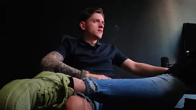 FelixStarkk Adlı Modelin Canlı XXX Sohbeti