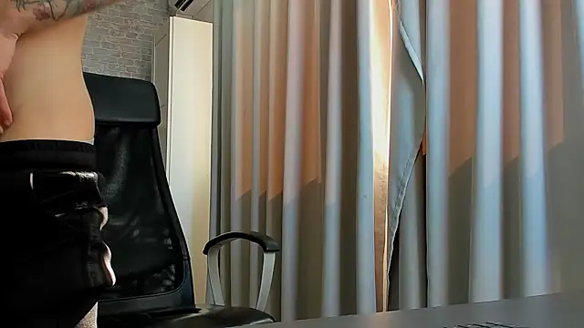 Chatroom XXX en direct de JonahShaw