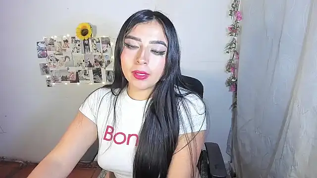 Conie_Squirtt Adlı Modelin Canlı XXX Sohbeti