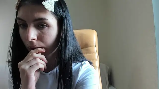 ErlinaBuoy's Webcam Show