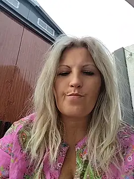 Czat XXX na żywo – Divineblond