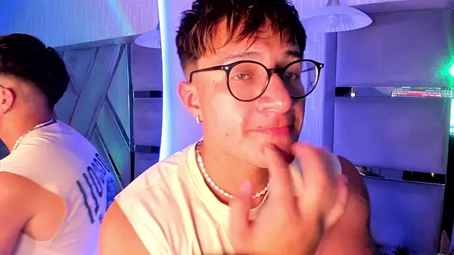 XXX chat uživo modela Hassbyd