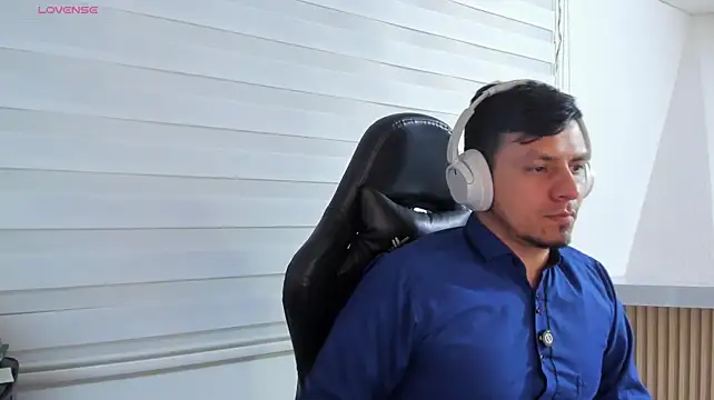 XXX chat uživo modela Rick_Adams