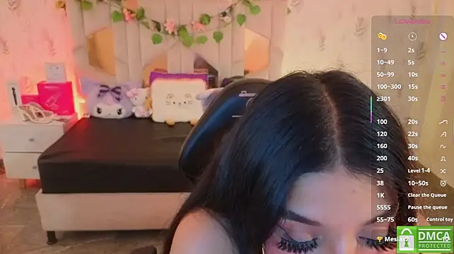 XXX chat uživo modela MARIANA_TAY1