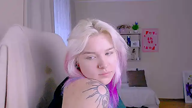 Hot_Blonda Chat XXX in diretta