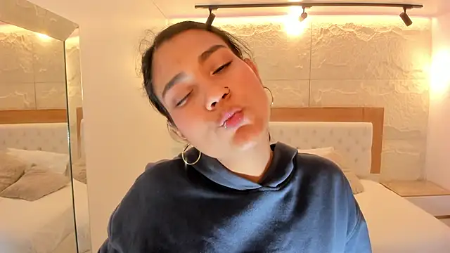 NINAMARTINSn Live XXX chat