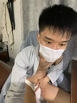 Zhang_yiovoのライブXXXチャット