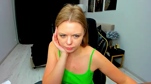 Strawberrye's Live XXX Chat