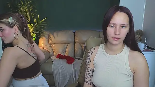 HotCaramellsTV's Live XXX Chat
