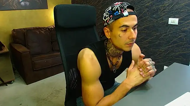 RomeoBodhi Live XXX-chat