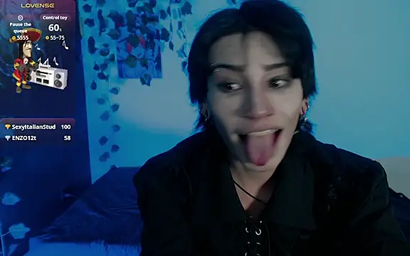 Онлайн чат XXX JohnnyJones_