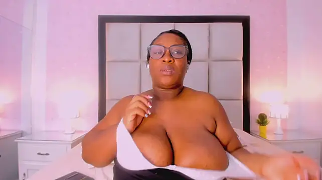 TreisyVixen 라이브 XXX 채팅
