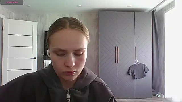 Annie_Cohn Adlı Modelin Canlı XXX Sohbeti