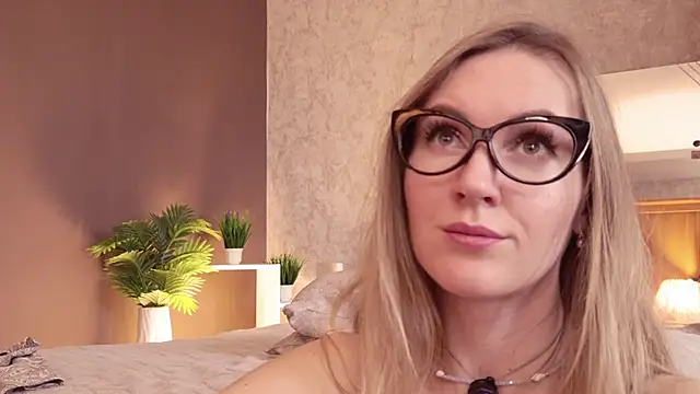 Hello_Lisha Chat XXX live