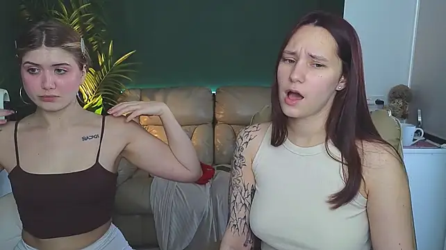 แชท XXX สดของ HotCaramellsTV