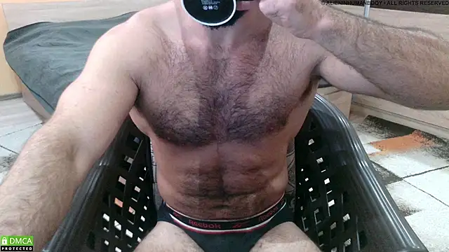 alieninhumanbody1 Show Webcam