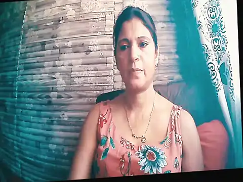 צ'אט XXX בשידור חי של indianlusyy