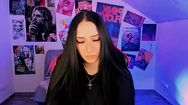 MonicaLowes' Live XXX Chat