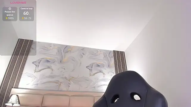 LunaBaker-1's Live XXX Chat