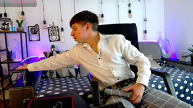 צ'אט XXX בשידור חי של ThomasEdisonn