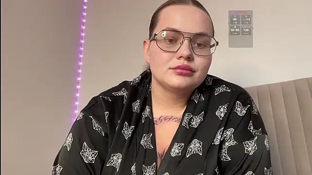 Nata102 Live XXX-Chat