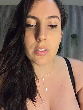 צ'אט XXX בשידור חי של MysteryGirl__