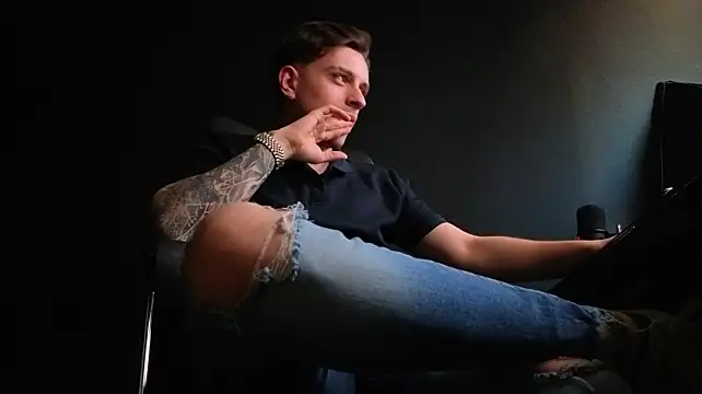 FelixStarkk লাইভ XXX চ্যাট