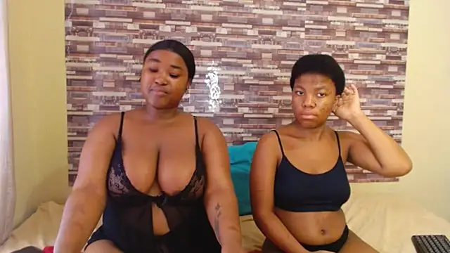 SpicyLoraX webcam show