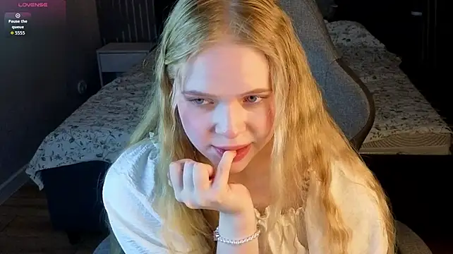Sweet_Angelll Adlı Modelin Canlı XXX Sohbeti