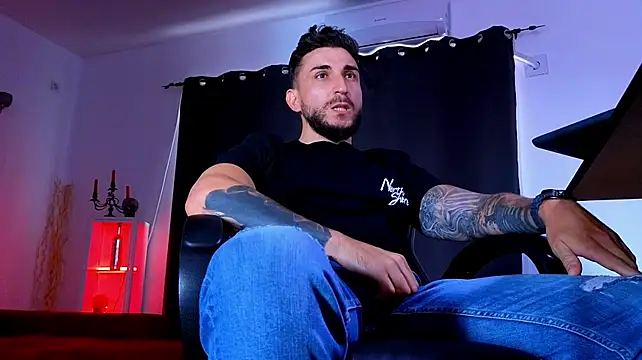 MightyAaron66 – Naživo XXX chat