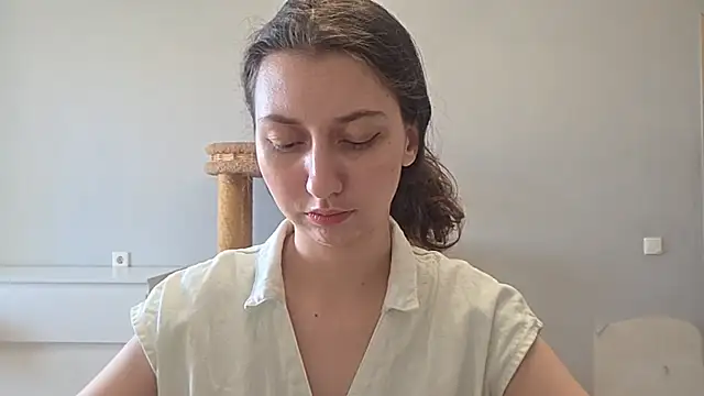 ChrystalAlma's Live XXX Chat