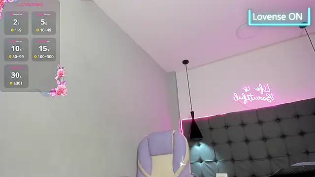 scarletcherry18's Live XXX Chat