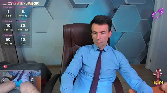 SteveTiger Adlı Modelin Canlı XXX Sohbeti