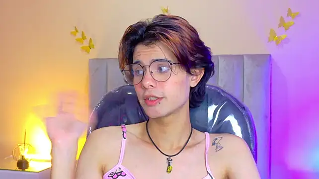 Derek_Sinn Adlı Modelin Canlı XXX Sohbeti