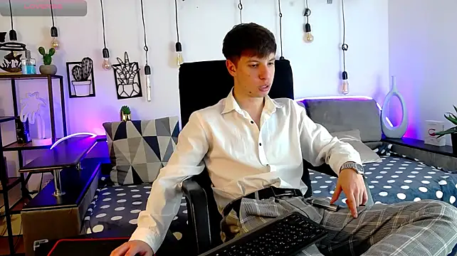 Živý XXX chat ThomasEdisonn