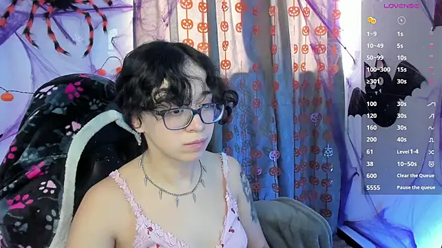 צ'אט XXX בשידור חי של indra_cam